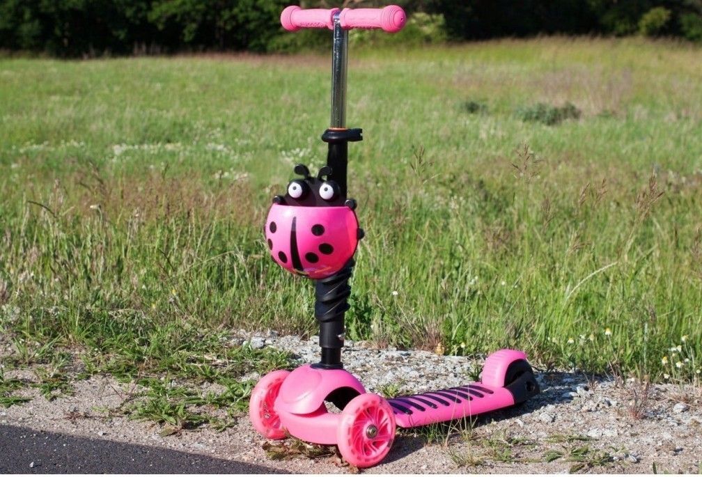 TROTINETA MALPLAY BUBURUZA TIP SCOOTER ROZ