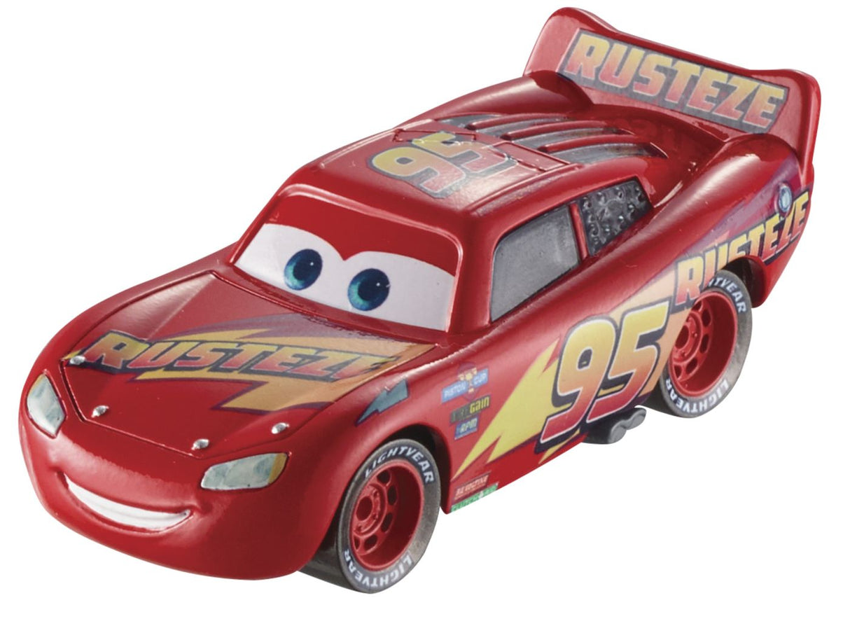 MASINUTA METALICA CARS3 PERSONAJUL FULGER MCQUEEN RUSTEZE