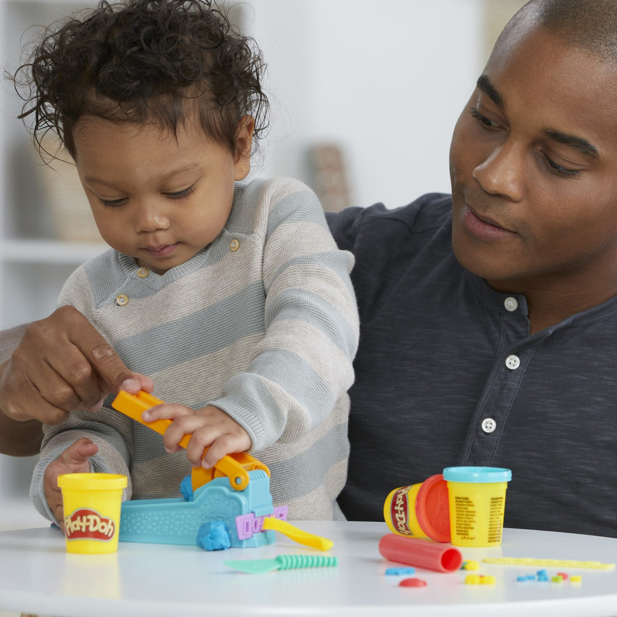 PLAY-DOH STARTERS FABRICA DE DISTRACTIE