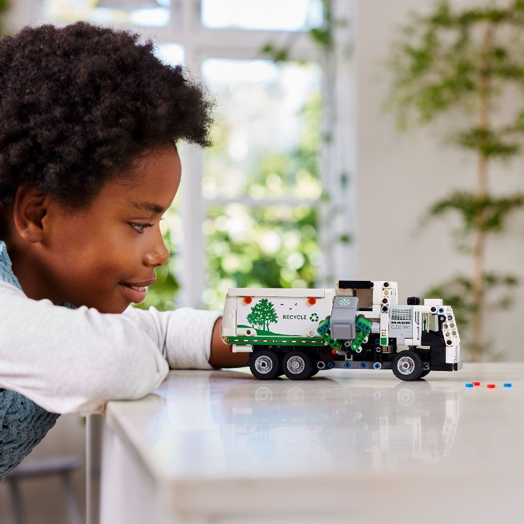 LEGO TECHNIC AUTOGUNOIERA MACK LR ELECTRIC 42167