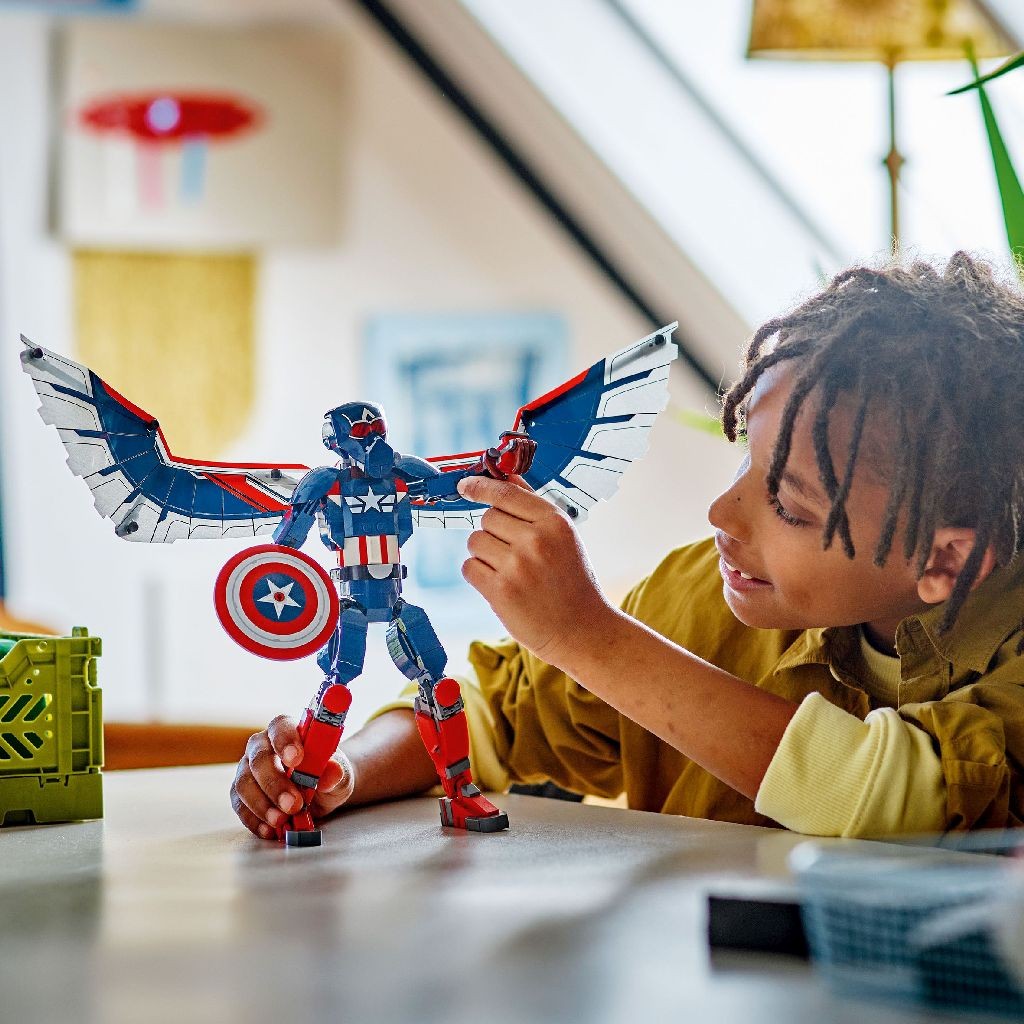 LEGO SUPER HEROES FIGURINA DE CONSTRUCTIE CAPITANUL AMERICA 76296