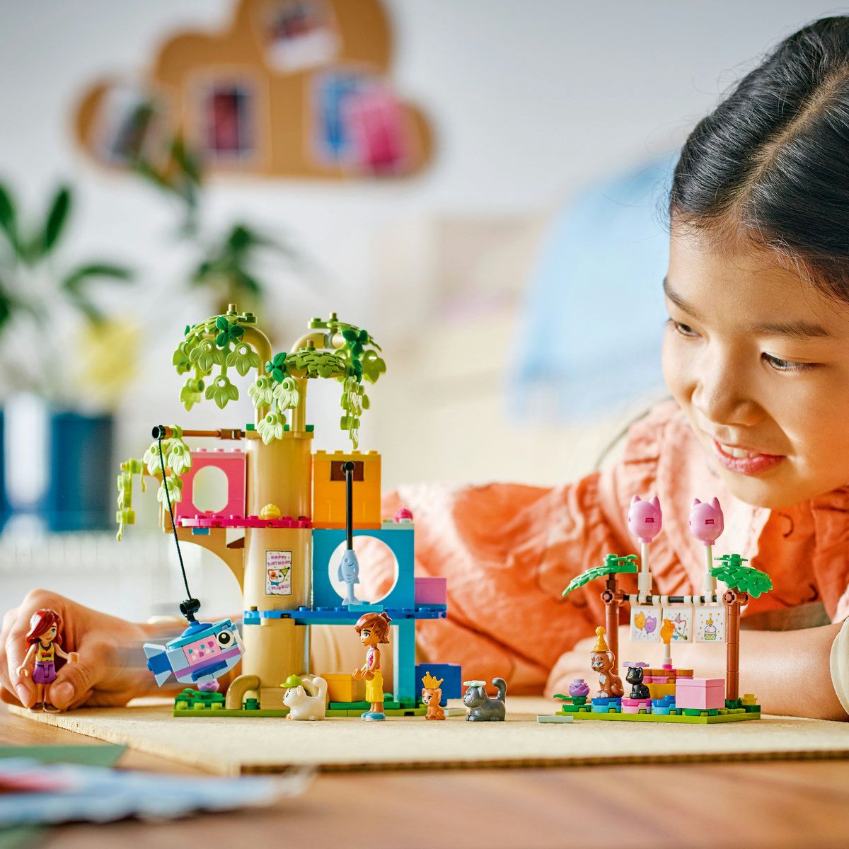 LEGO FRIENDS PETRECERE DE ZIUA DE NASTERE A PISICII SI CASUTA IN COPAC 42666