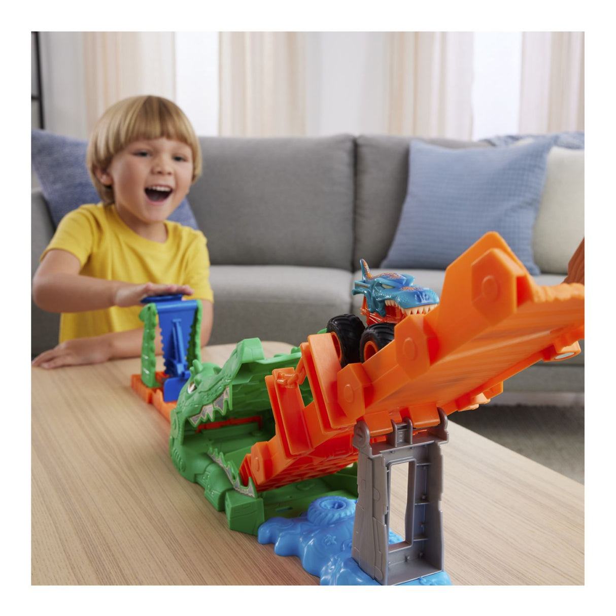 HOT WHEELS MONSTER TRUCK SET DE JOACA PROVOCAREA CROCODILULUI CU MASINUTA MEGA WREX