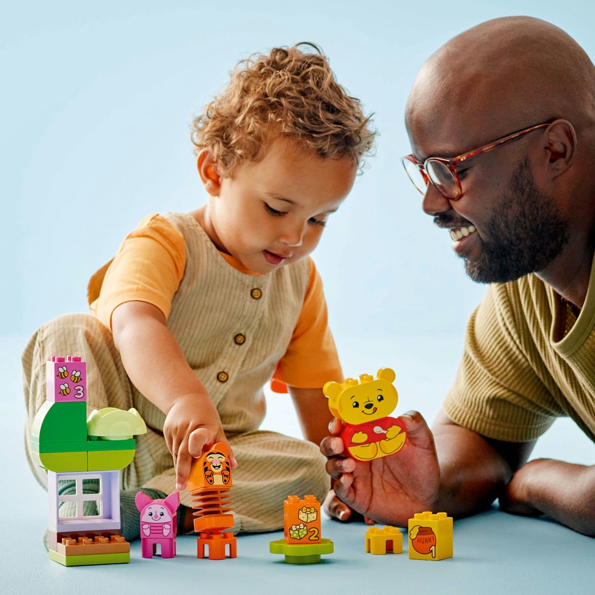 LEGO DUPLO PETRECEREA DE ZIUA DE NASTERE A LUI WINNIE DE PLUS 10457