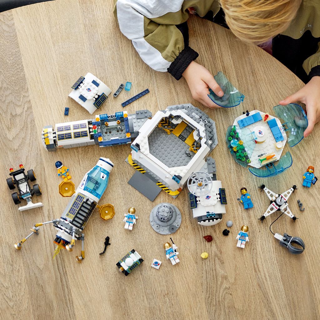 LEGO CITY BAZA DE CERCETARE SELENARA 60350