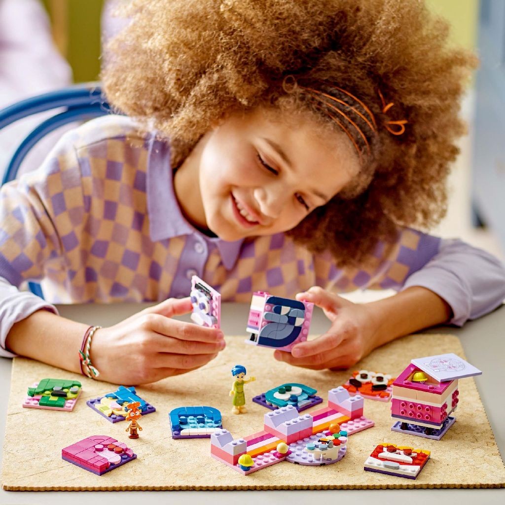 LEGO DISNEY DISNEY PIXAR CUBURI CU EMOTII 43248
