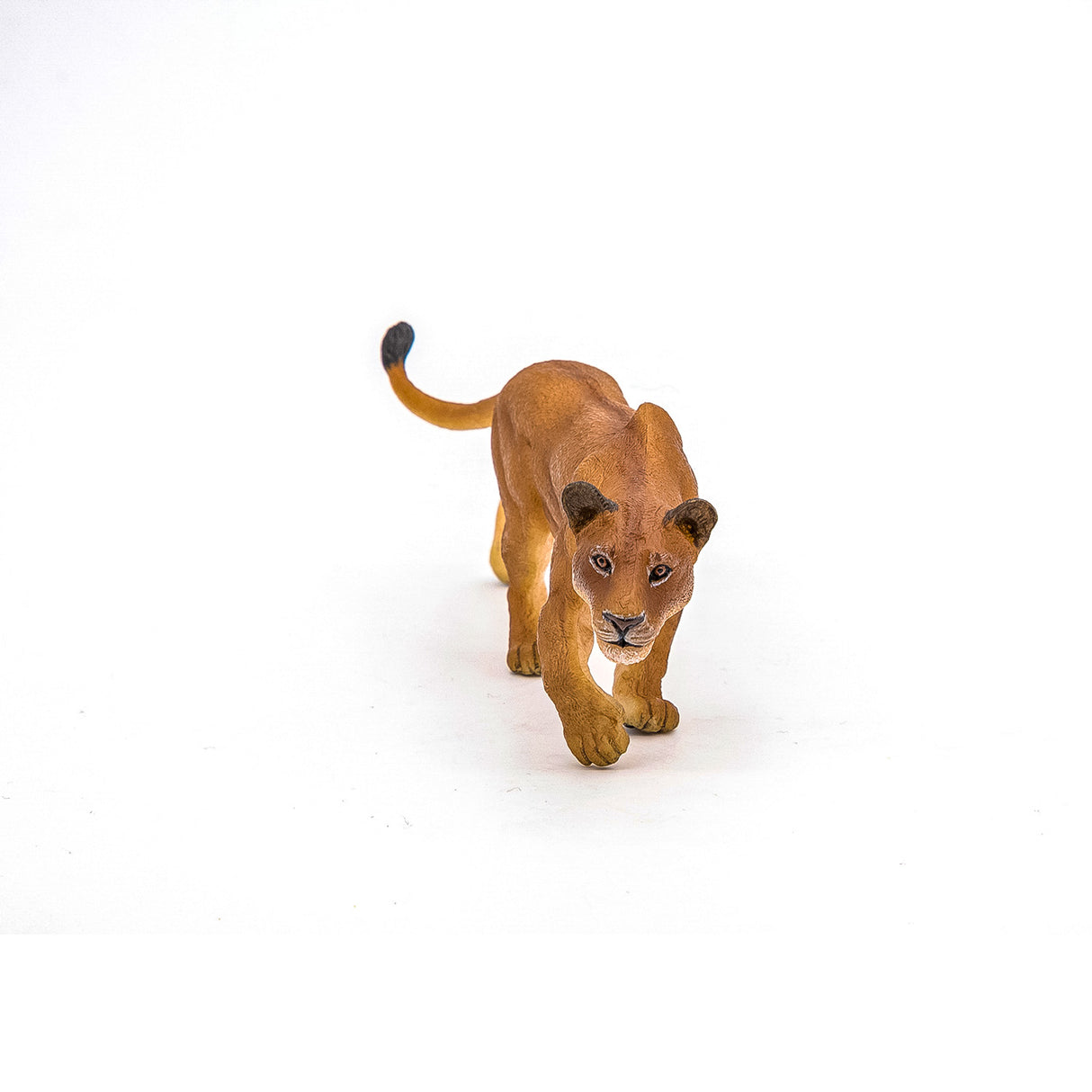 PAPO FIGURINA LEOAICA LA VANATOARE