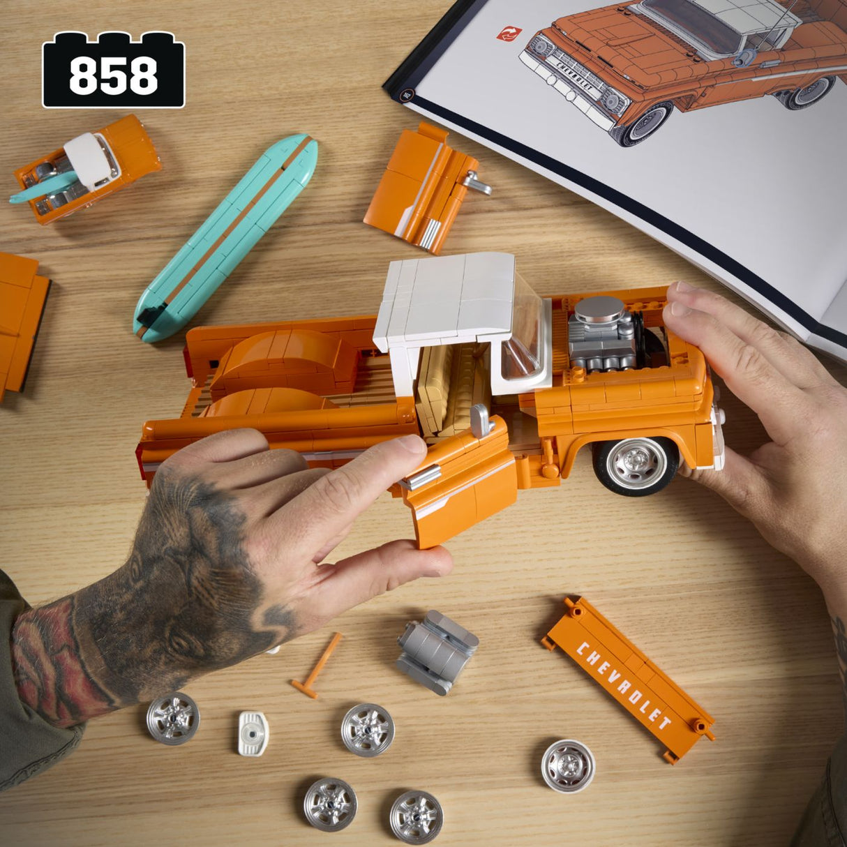 HOT WHEELS ELITE SERIES SET DE CONSTRUCTII CAMIONETA PERSONALIZATA CHEVROLET 1962