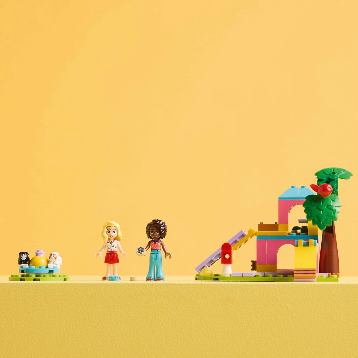LEGO FRIENDS TEREN DE JOACA PENTRU PORCUSORI DE GUINEEA 42640