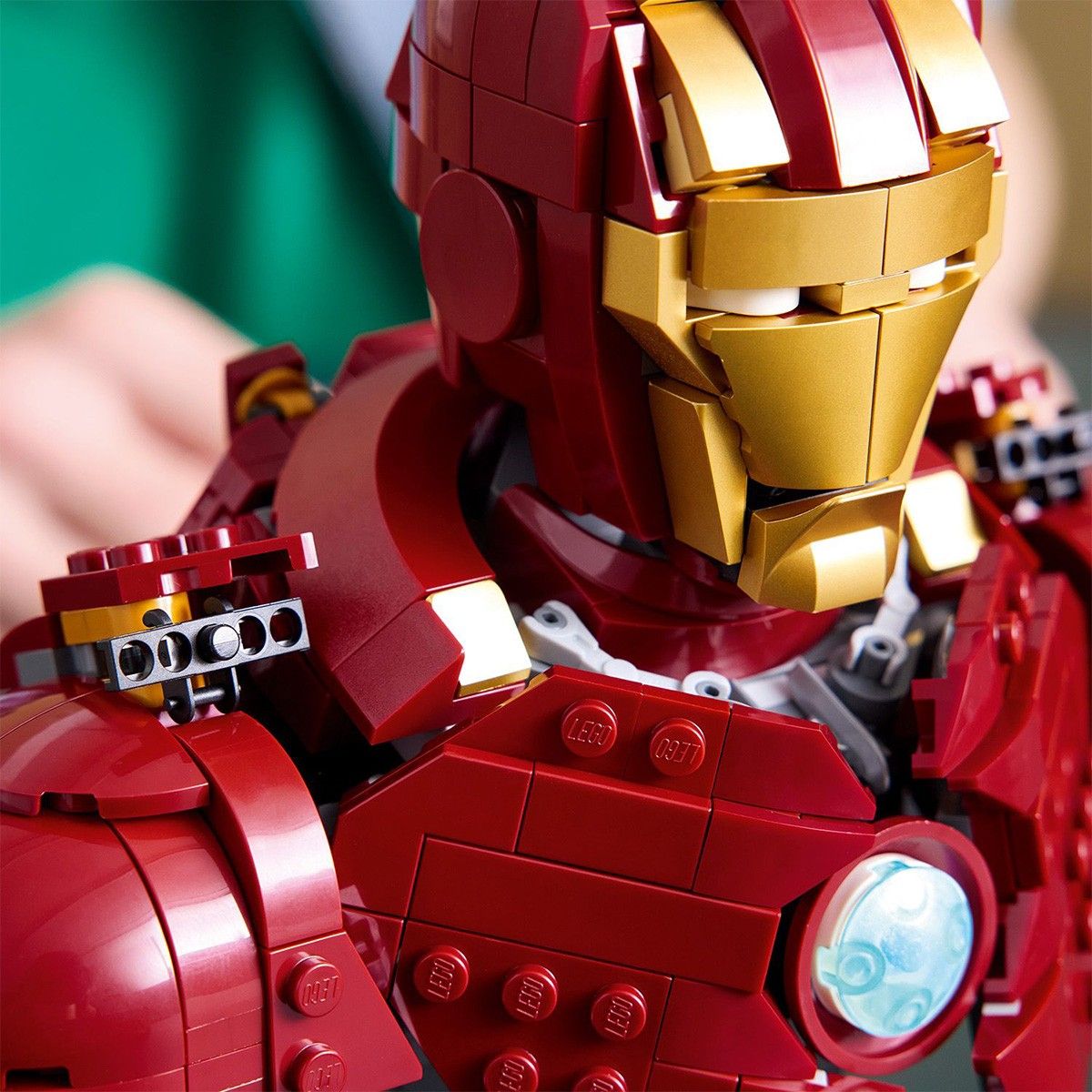 LEGO SUPER HEROES BUST IRON MAN 76327