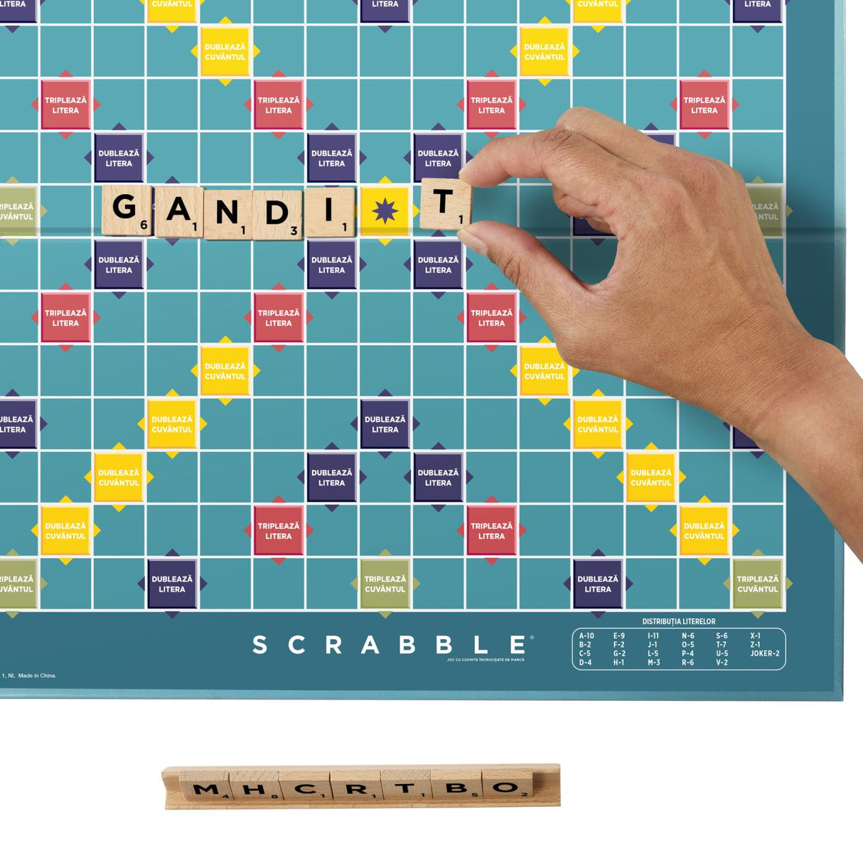 JOC SCRABBLE 2 IN 1 DIN LEMN IN LIMBA ROMANA
