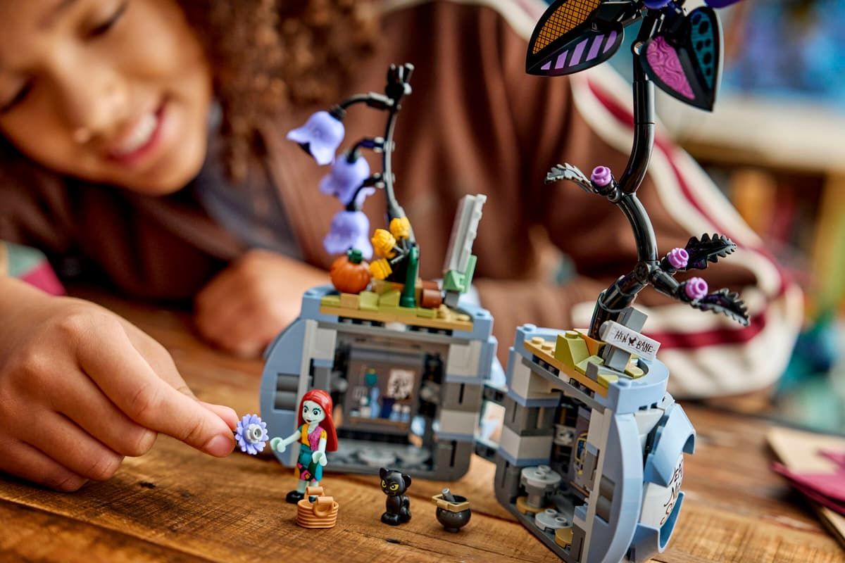 LEGO DISNEY GHIVECIUL LUI SALLY 43288