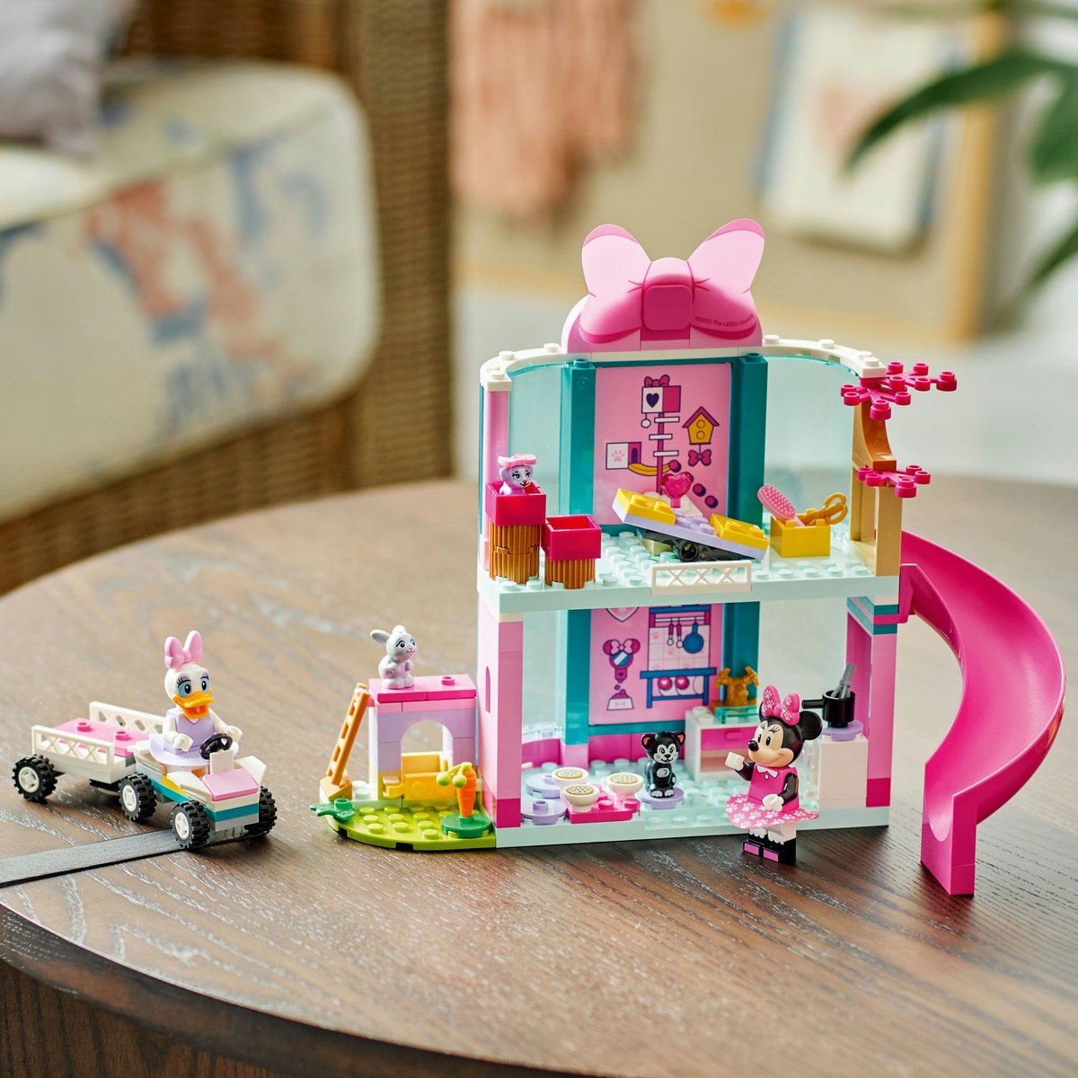 LEGO DISNEY HOTELUL PENTRU ANIMALE DE COMPANIE A LUI MINNIE 43274