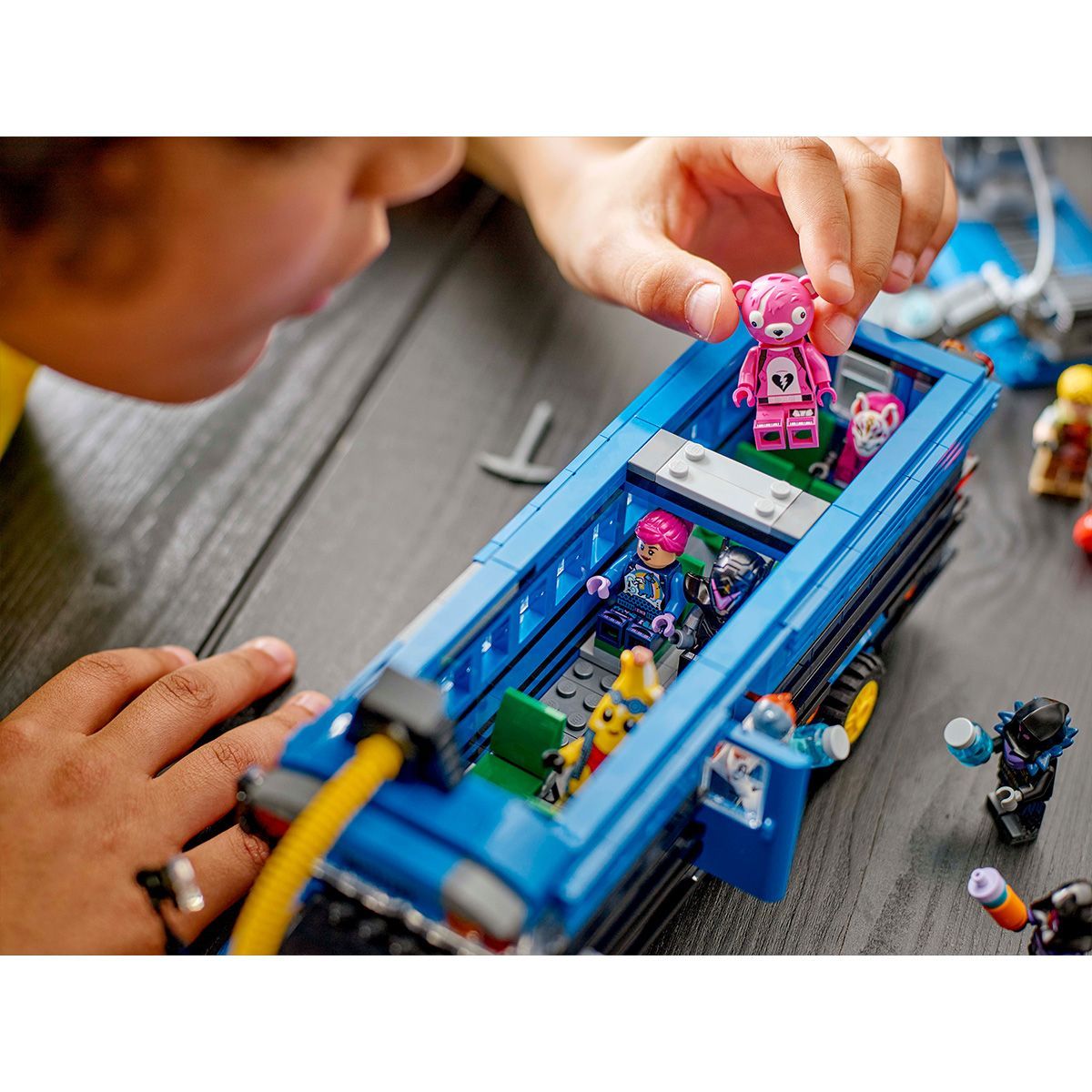 LEGO FORTNITE AUTOBUZUL DE LUPTA 77073