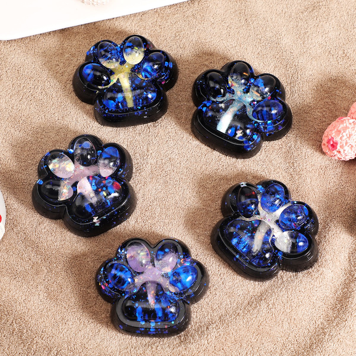 Jucarie Antistres Squishy, Vivimall, cu Revenire Lenta, Squeeze Pinch Family, Model Cat Paw, 6.5 x 6 cm, din Tpr, 4-6 Ani, Model 6 Galaxie, Negru cu Insertii - vivimall.ro