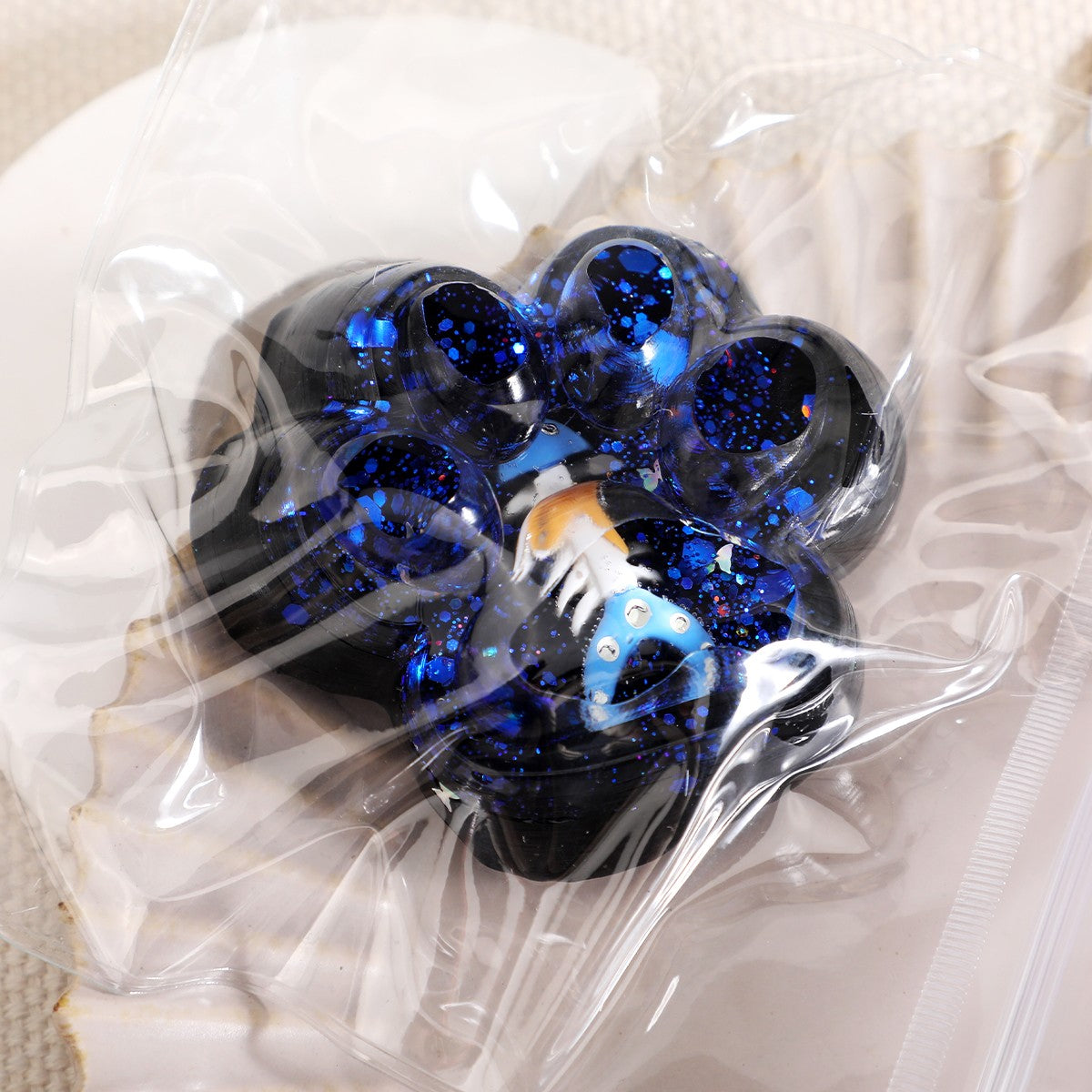 Jucarie Antistres Squishy, Vivimall, cu Revenire Lenta, Squeeze Pinch Family, Model Cat Paw, 6.5 x 6 cm, din Tpr, 4-6 Ani, Model 3 Vietati Marine, Negru cu Insertii - vivimall.ro