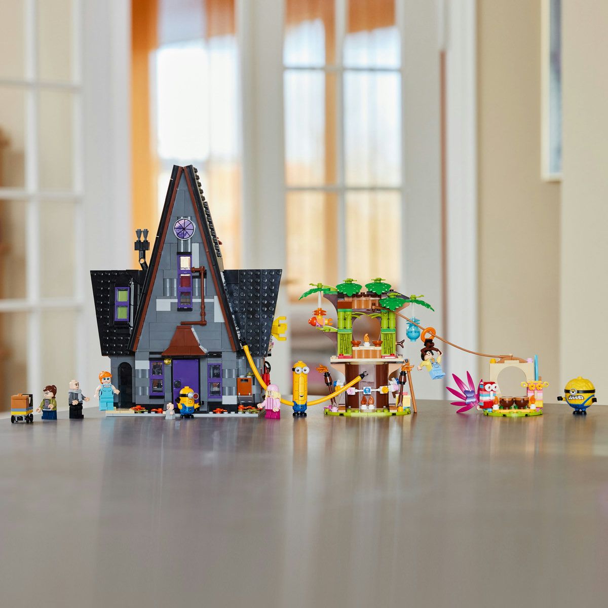 LEGO DESPICABLE ME4 RESEDINTA DE FAMILIE A LUI GRU SI A MINIONILOR 75583