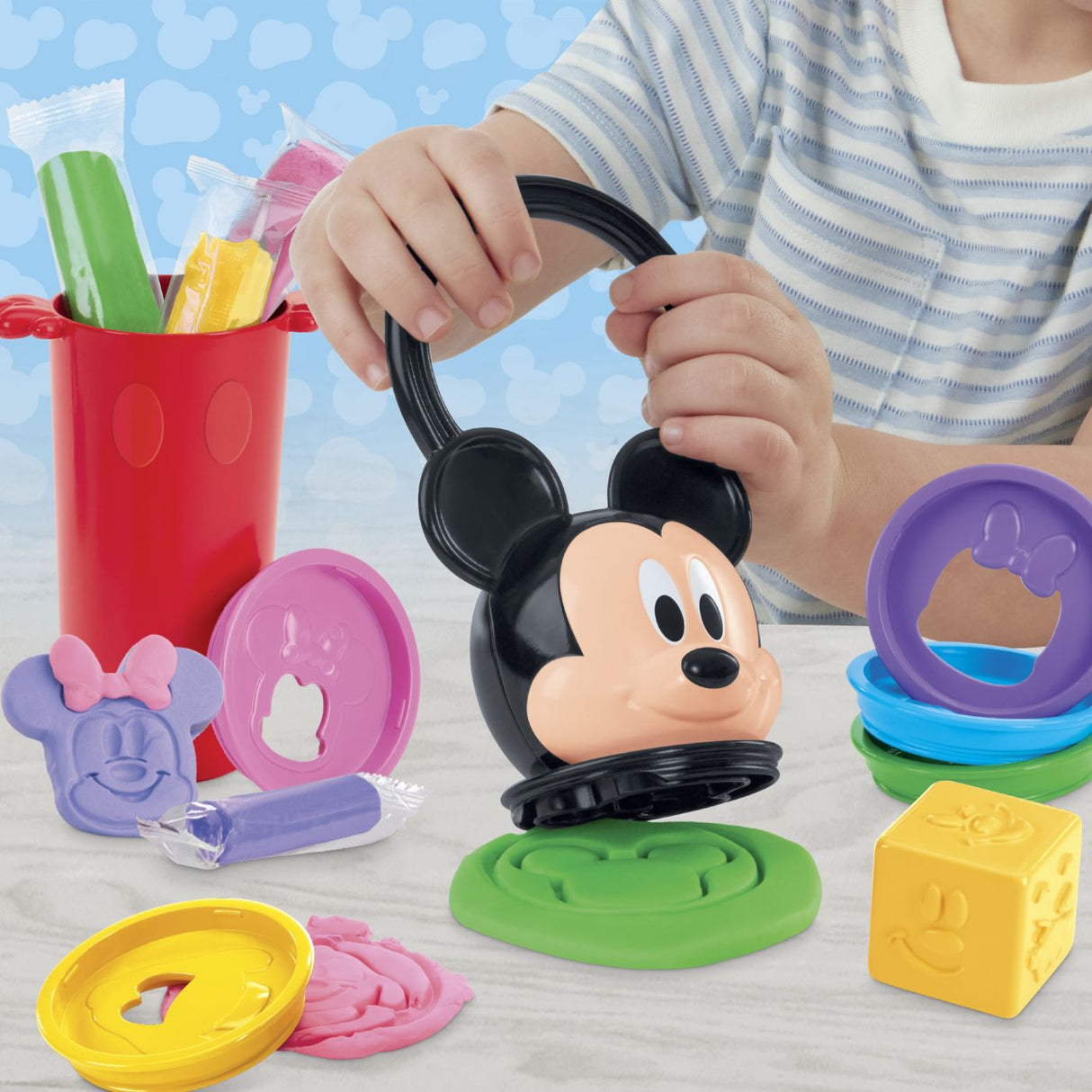 PLAY DOH DISNEY JR CLUBUL LUI MICKEY MOUSE SET MODELEAZA O POVESTE