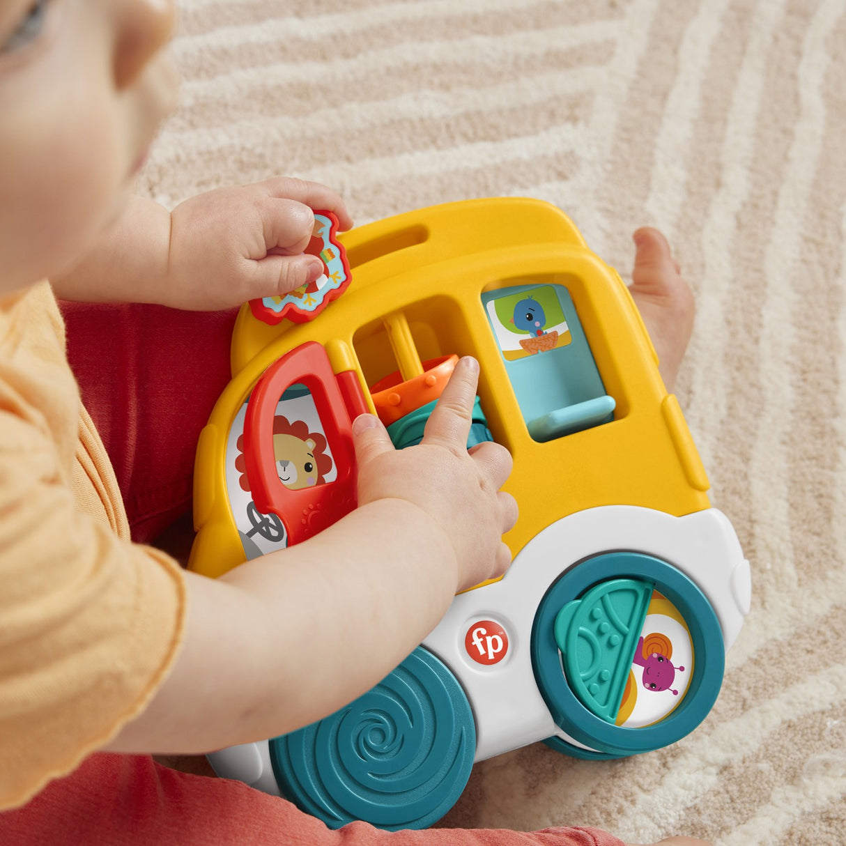 FISHER PRICE ANIMAL FRIENDS CENTRU DE ACTIVITATI MASINUTA