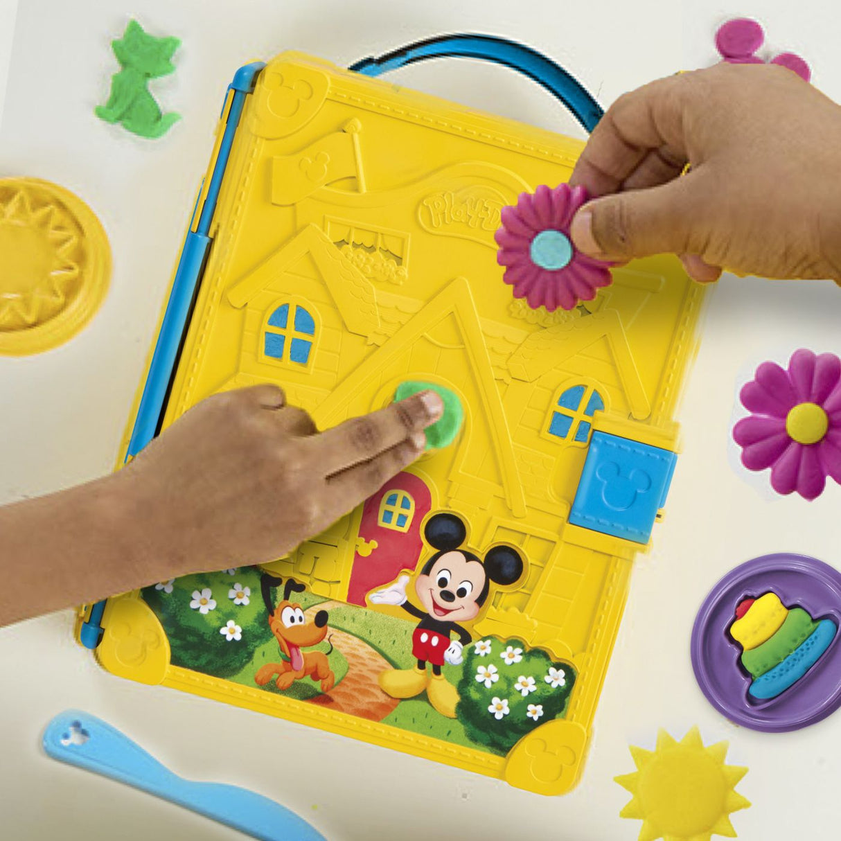 PLAY DOH DISNEY JR CLUBUL LUI MICKEY MOUSE SET MODELEAZA O POVESTE