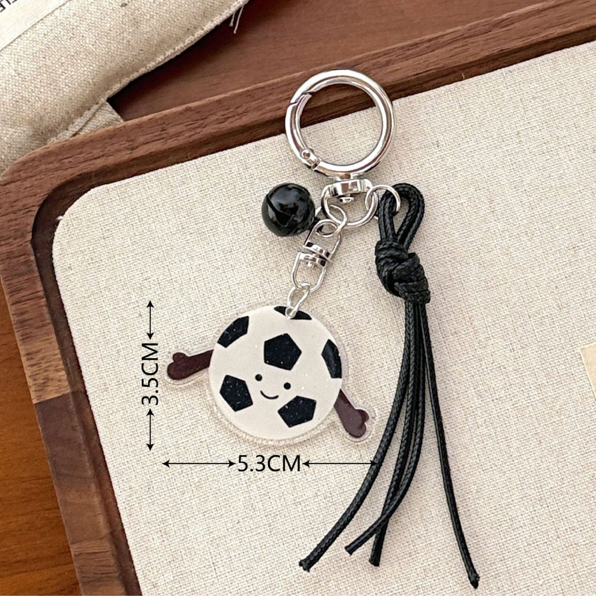 Breloc Chei, Flippy, Model Minge de Fotbal, Pandantiv Minge, Cupa Mondiala, Accesoriu Pentru Chei si Rucsac, Material Acril, Alb/Negru - vivimall.ro
