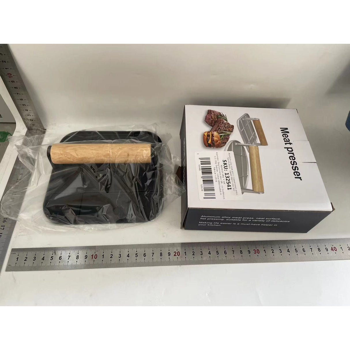 Presa Manuala pentru Carne, Vivimall, din Aliaj de Aluminiu, Maner din Lemn, Presa pentru Burgeri, Usor de Curatat si Folosit, Patrata, 16x16x6 cm, Neagra - vivimall.ro