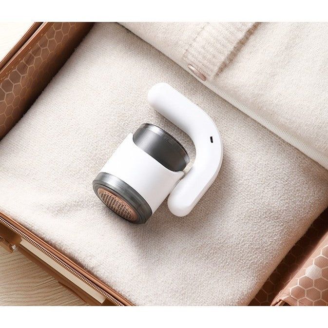 Aparat Pentru Curatat Scame, Par Si Praf, Flippy, cu LED, Pentru Diferite Tipuri De Material, Cu Lame Din Otel Inoxidabil, Compartiment de Depozitare, Maner Reglabil, 11x10.5x8.7 cm, Alb