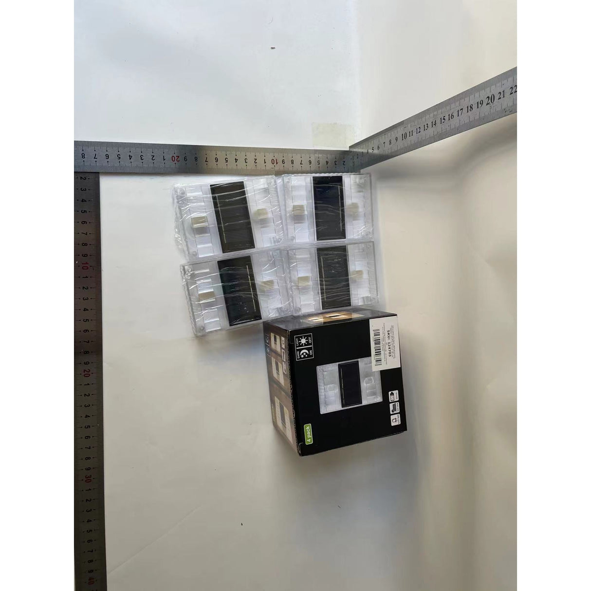 Aplica solara LED Vivimall, ABS/Policarbonat, rezistenta la apa IP65, pentru perete, 1.2V, 600mah, 10.5 x 2.5 x 7 cm, alb cald - vivimall.ro