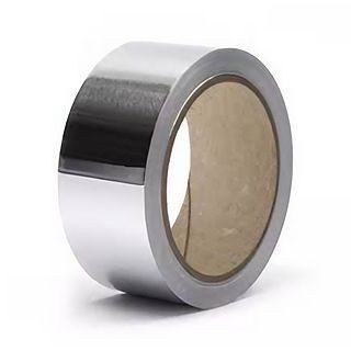 Bandă aluminiu Flippy desfășurată parțial, adeziv cauciucat vizibil pe verso