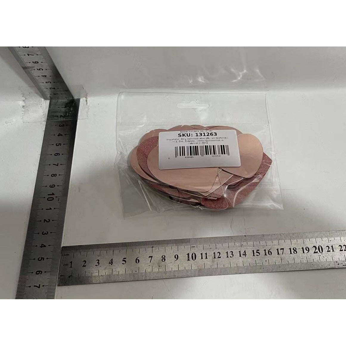 Banner cu Inimioare, Vivimall, Tip Franjuri, 4 m, Rola de Ata Inclusa, Roz cu Sclipici - vivimall.ro