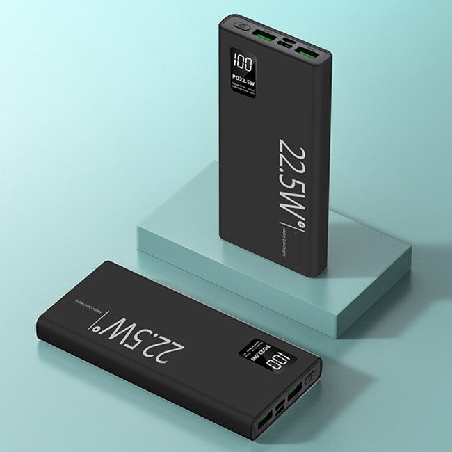 Baterie externă Vivimall 10000 mAh, port Type-C și 2x USB, detaliu conectori laterali