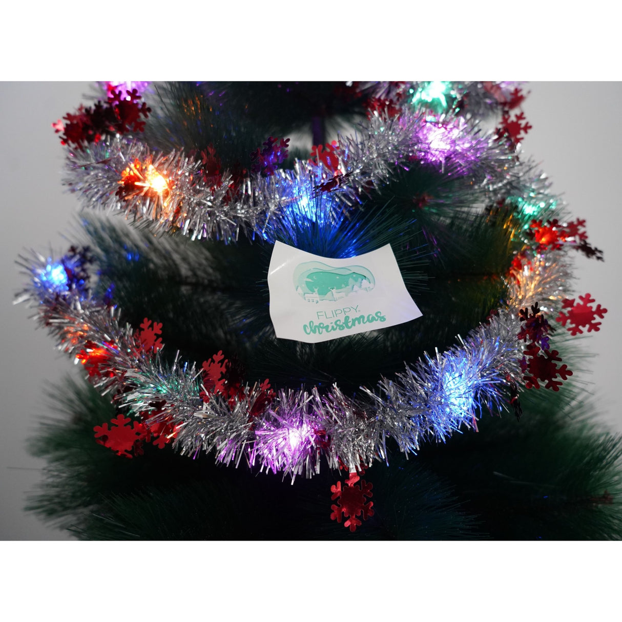 Beteala Craciun cu LED, Rosie, model cu fulgi de nea, 2 m x 5 cm, PVC, Sir, Artificiala, Vivimall - vivimall.ro