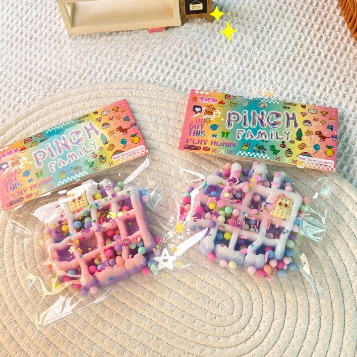 Jucarie Antistres Squishy, Vivimall, cu Revenire Lenta, Squeeze Pinch Family, Model Waffle, 6x6 cm, 99g, Ambalaj Transparent, Multicolor - vivimall.ro