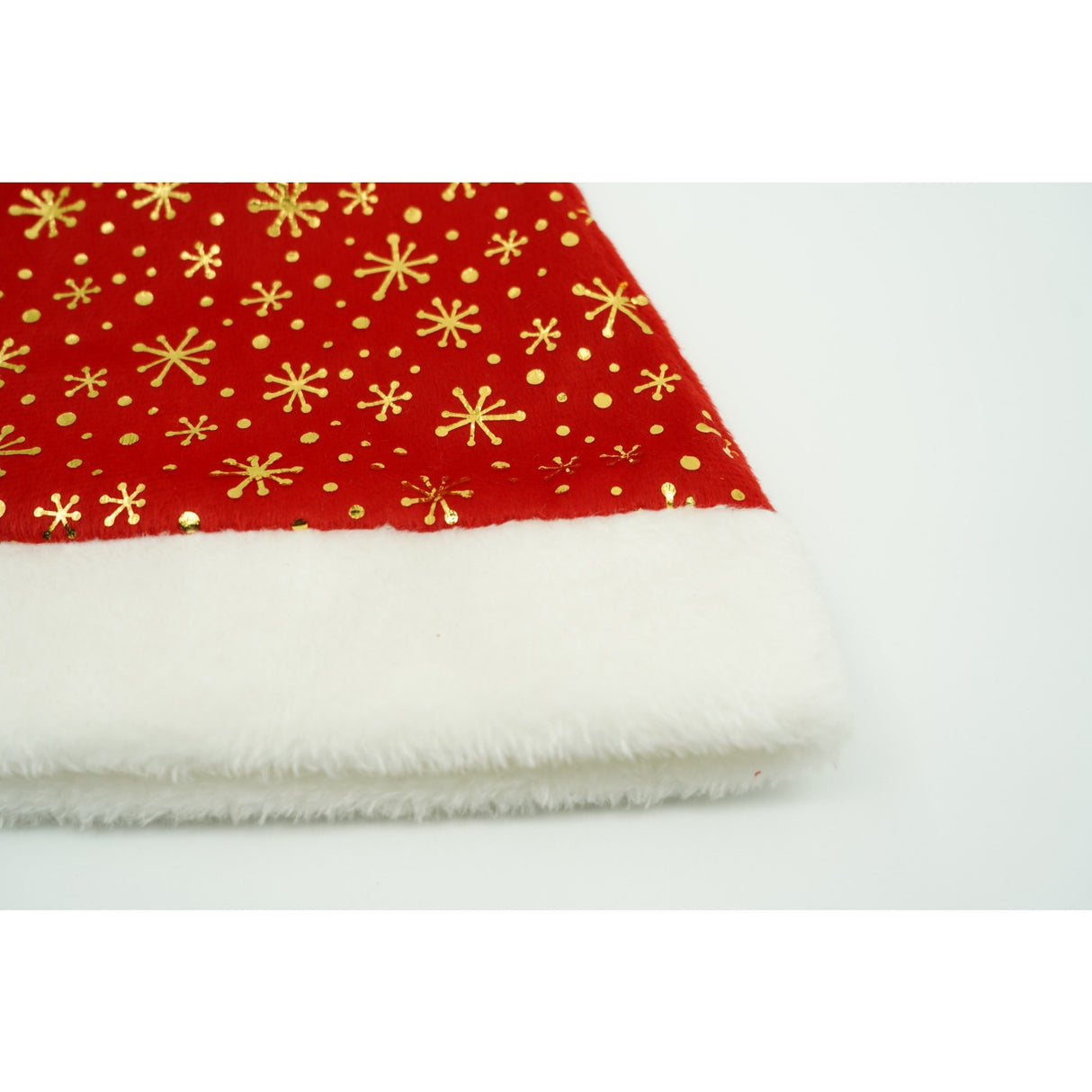 Caciulita de Mos Craciun, Vivimall,cu ornament auriu fulg de nea, rosie, marime universala, material textil - vivimall.ro