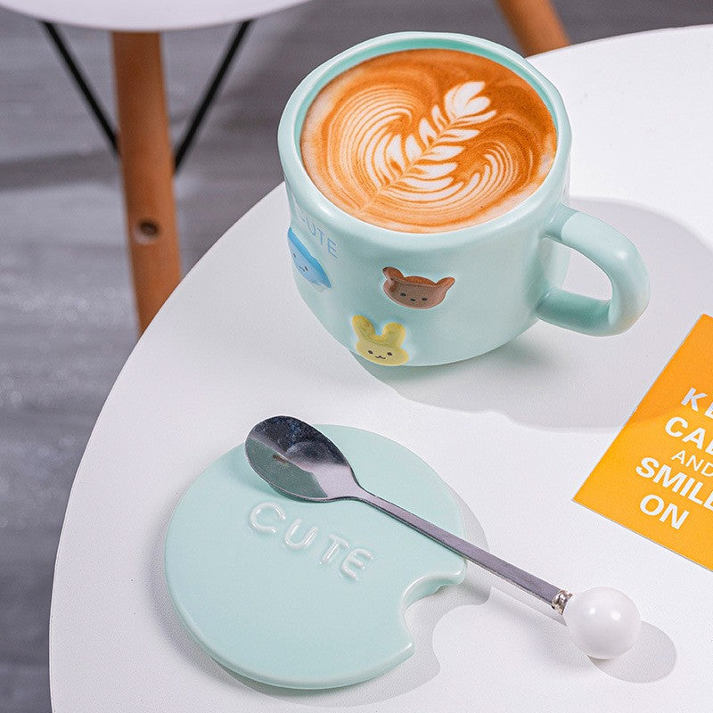 Cana ceramica, Vivimall, din Portelan, print Figurine Animalute, Cana penru Copii, Model CUTE, Cana cu Lingura si Capac, Ceasca pentru Cafea, Ceai, 400ml Albastru - vivimall.ro