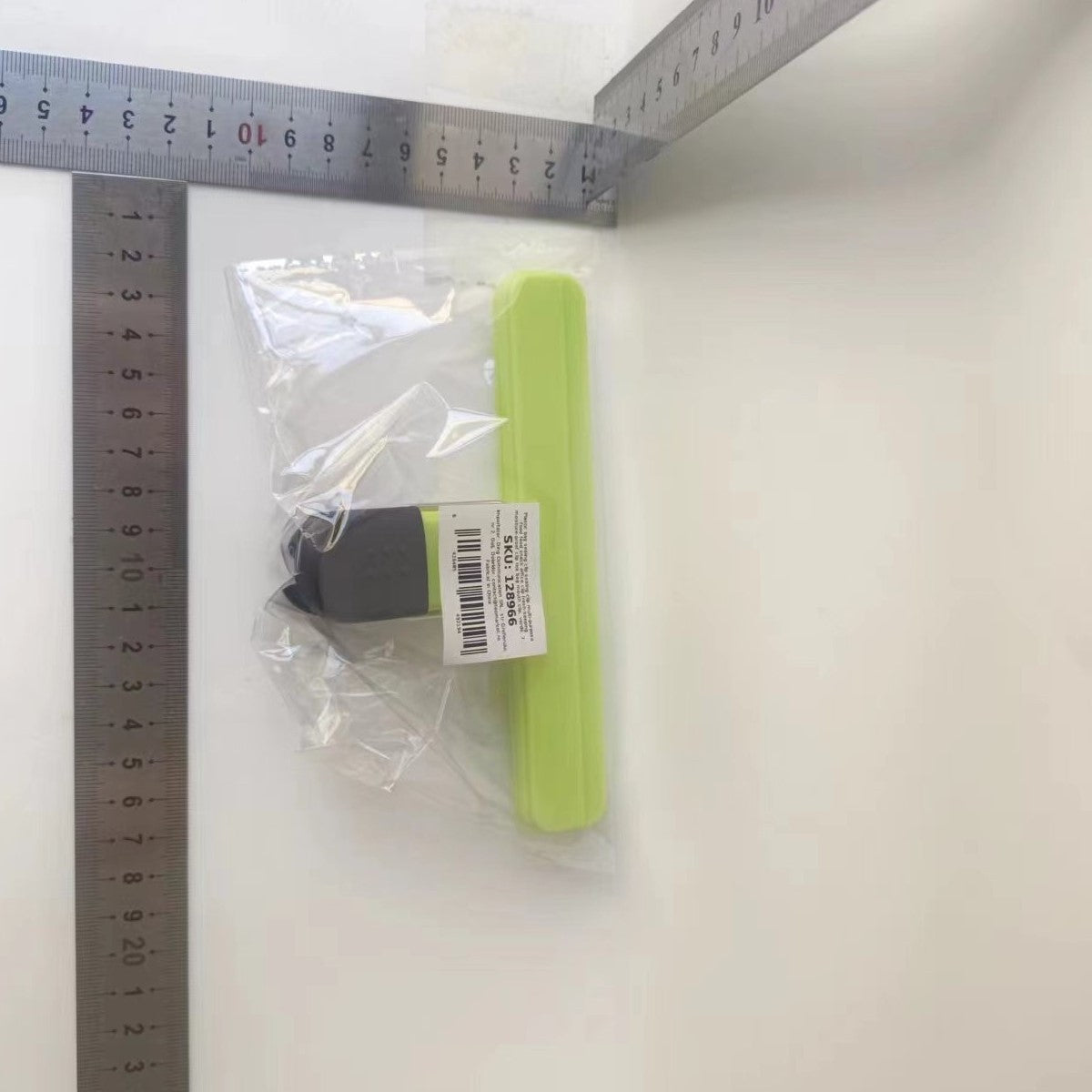 Cleste Multifunctional pentru Sigilarea Pungilor, Vivimall, din Plastic, Mentine Alimentele Proaspete, 15x7.5 cm, Verde - vivimall.ro