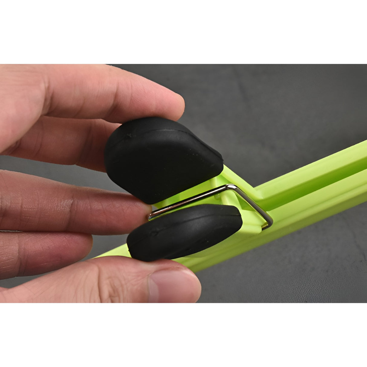Cleste Multifunctional pentru Sigilarea Pungilor, Vivimall, din Plastic, Mentine Alimentele Proaspete, 7x6.5 cm, Verde - vivimall.ro