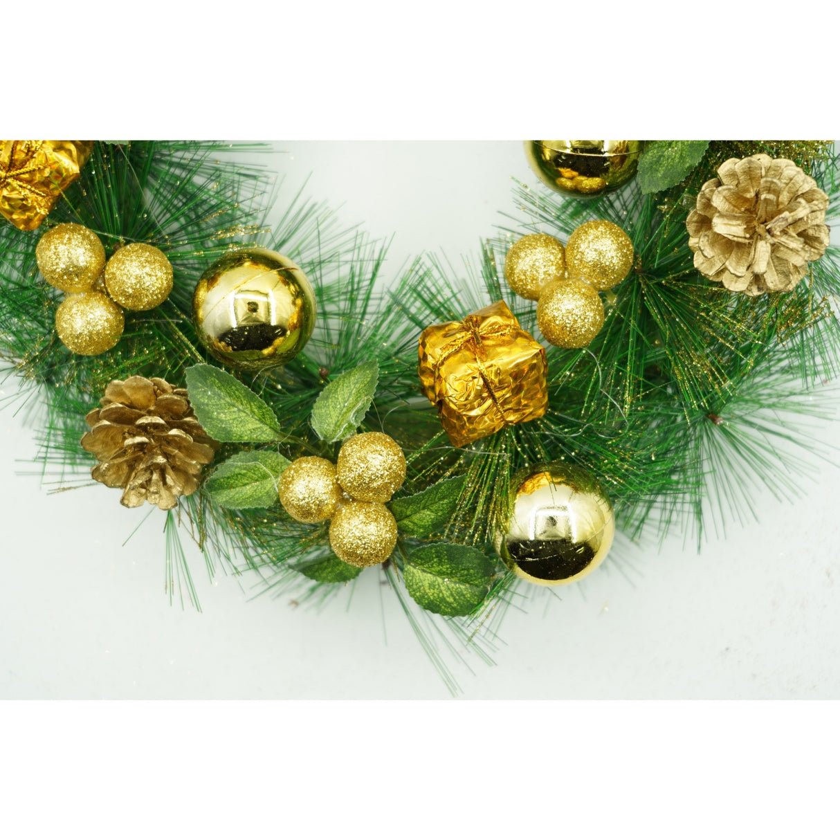 Coronita de Craciun pentru usa, Verde/Auriu, 35 cm, PVC, Artificiala, Decorata, Interior/Exterior, Vivimall - vivimall.ro