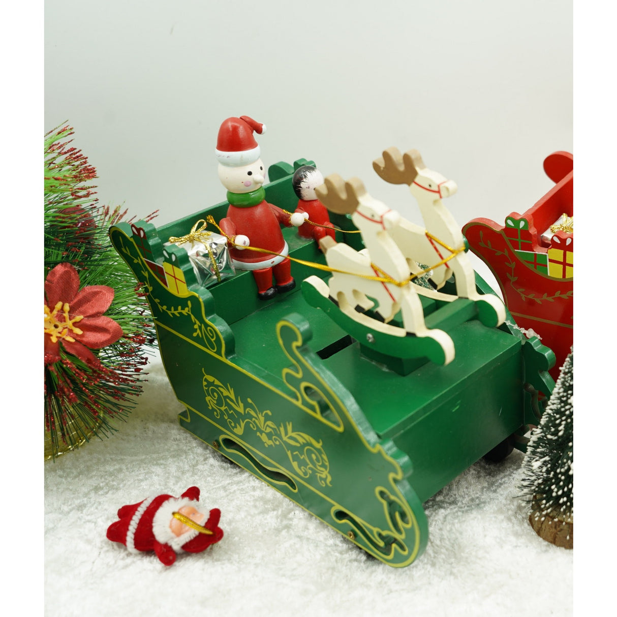 Cutiuta muzicala decorata, Sania lui Mos Craciun, Verde, din Lemn, 16 cm x 18.5 cm, Interior, Vivimall - vivimall.ro