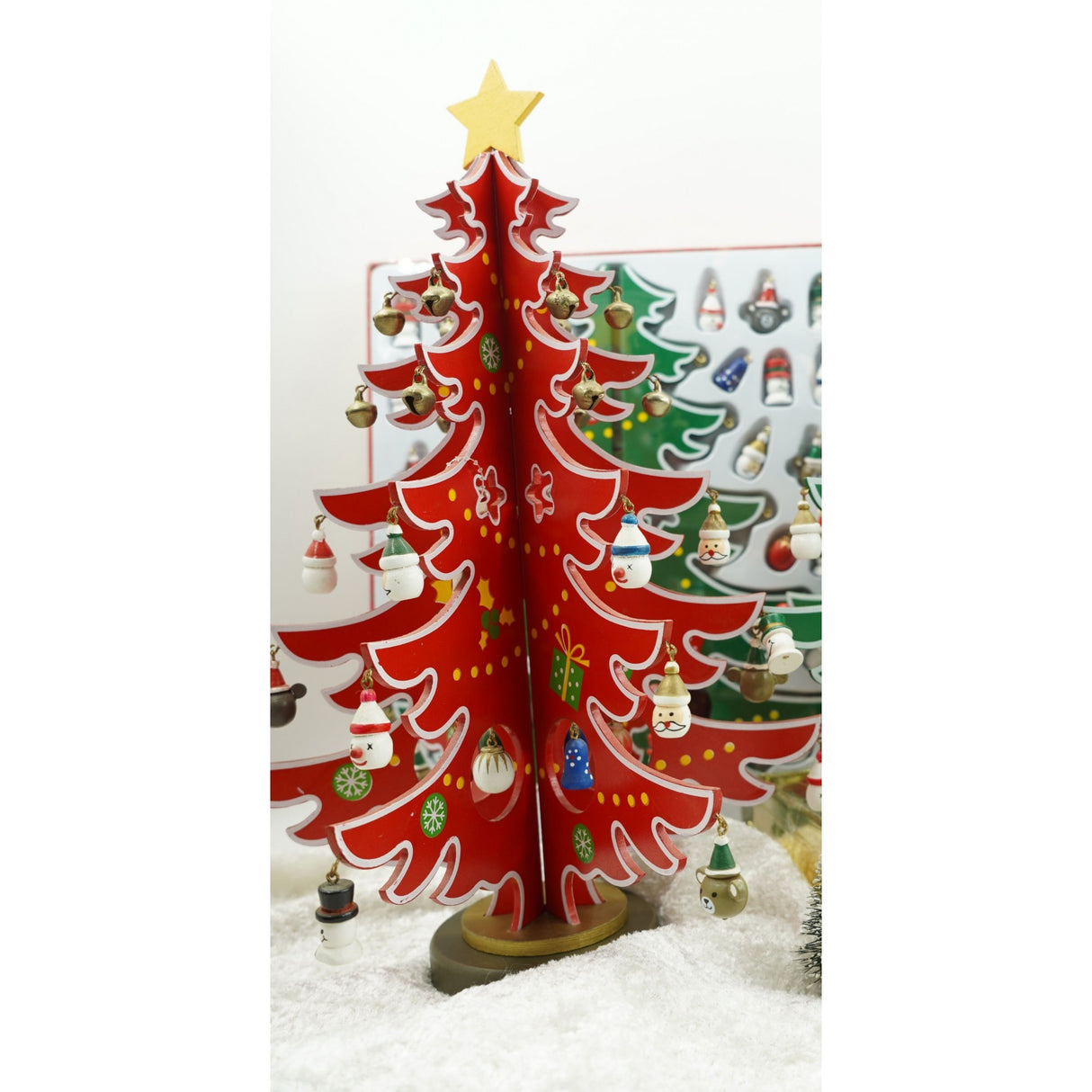 Decoratiune Craciun, Brad, Rosu/Alb, 15 cavitati cu ornamente, 25.5 cm x 33 cm, Lemn, Vivimall - vivimall.ro