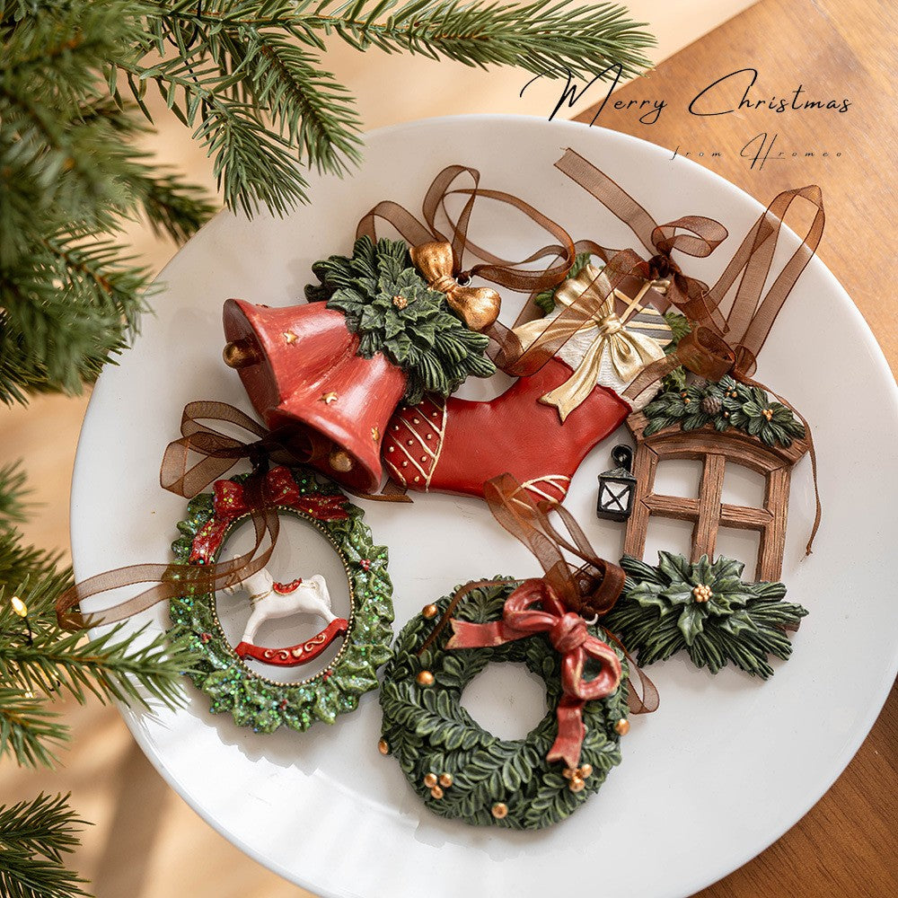 Decoratiune de Craciun, Vivimall, pentru Brad, Model Bradut, 8.5 x 6.5 cm, din Rasina, Multicolor - vivimall.ro