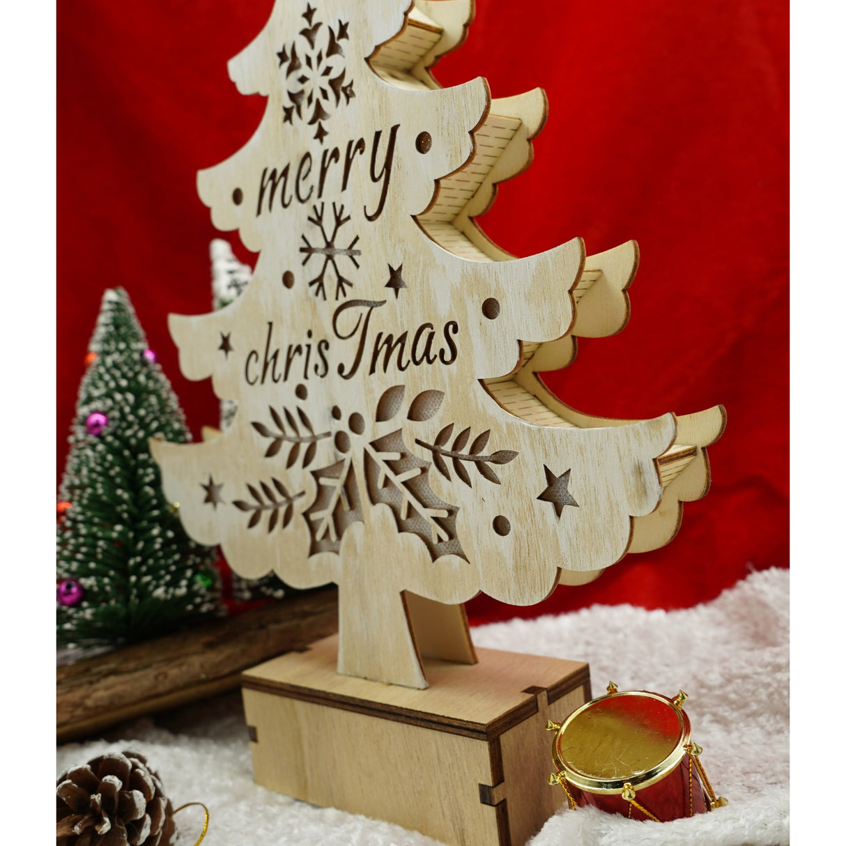 Decoratiune luminoasa, model de Brad cu inscriptie Marry Christmas, alb, lungime: 11 cm, latime: 5 cm, inaltime: 30 cm, lemn, interior/exterior - vivimall.ro