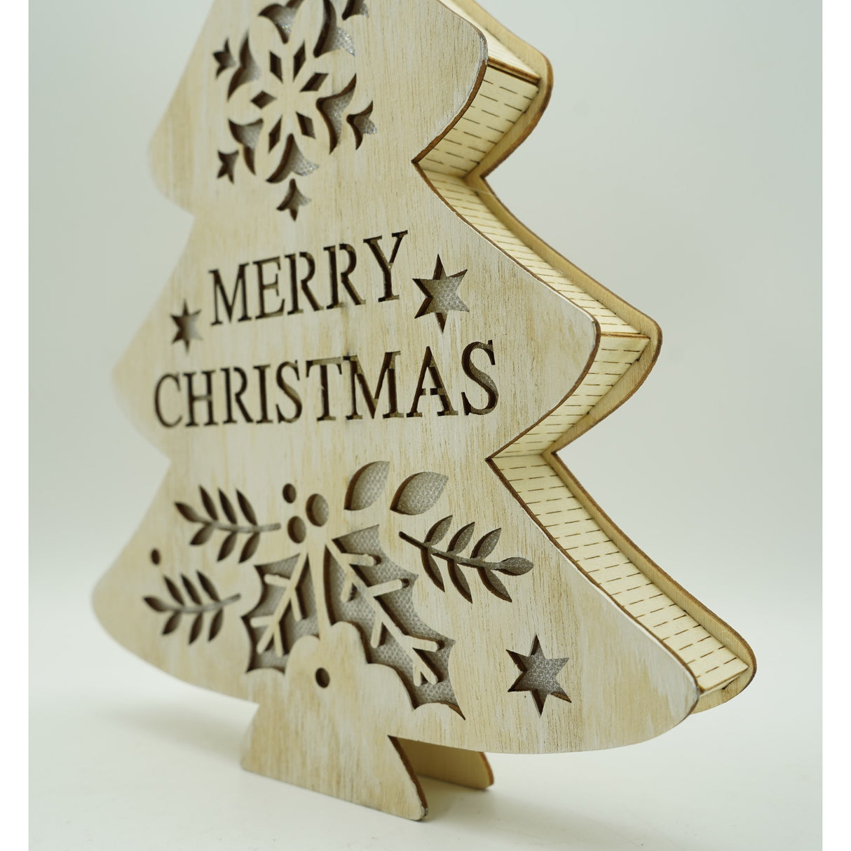 Decoratiune luminoasa, model de Brad cu inscriptie Marry Christmas, alb, lungime: 19 cm, latime: 3 cm, inaltime: 22 cm, lemn, interior/exterior - vivimall.ro