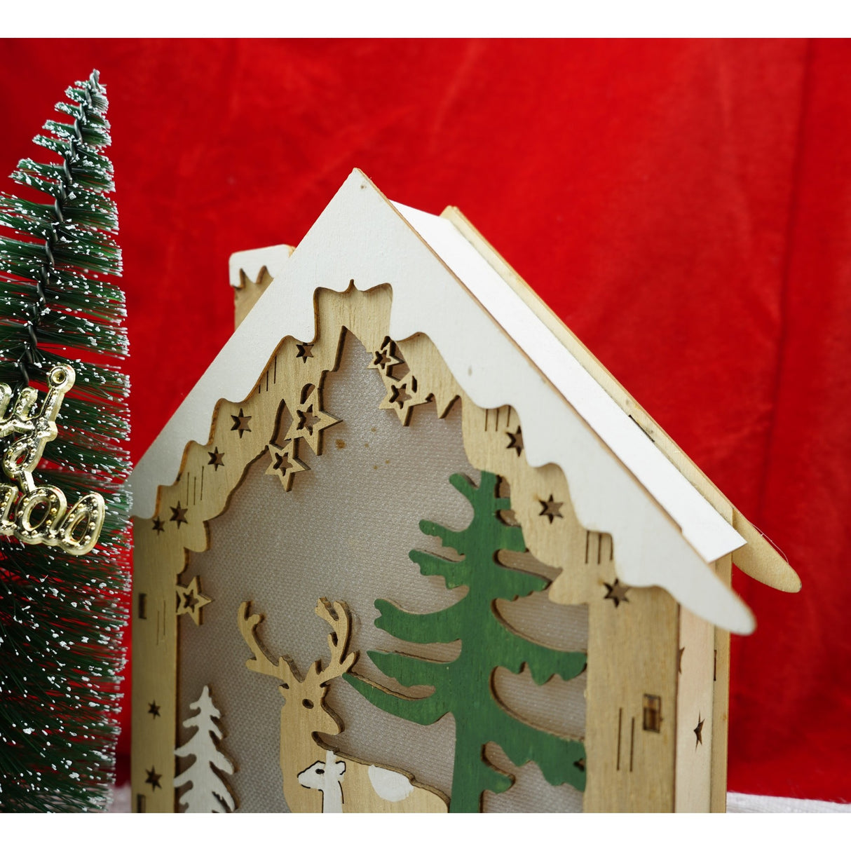 Decoratiune luminoasa, model de Casa cu Reni, maro, lungime: 18 cm, latime: 5 cm, inaltime: 21 cm, lemn, interior/exterior - vivimall.ro