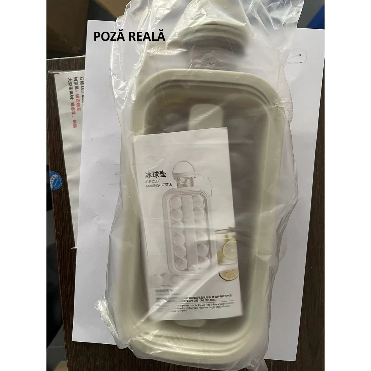 Aparat de gheata portabil 2 in 1, Vivimall, tava din sticla, diametru 3 cm, multifunctional, 17 cuburi de gheata, 27,5 x 11,4 x 5,5 cm, culoare alb gri - vivimall.ro