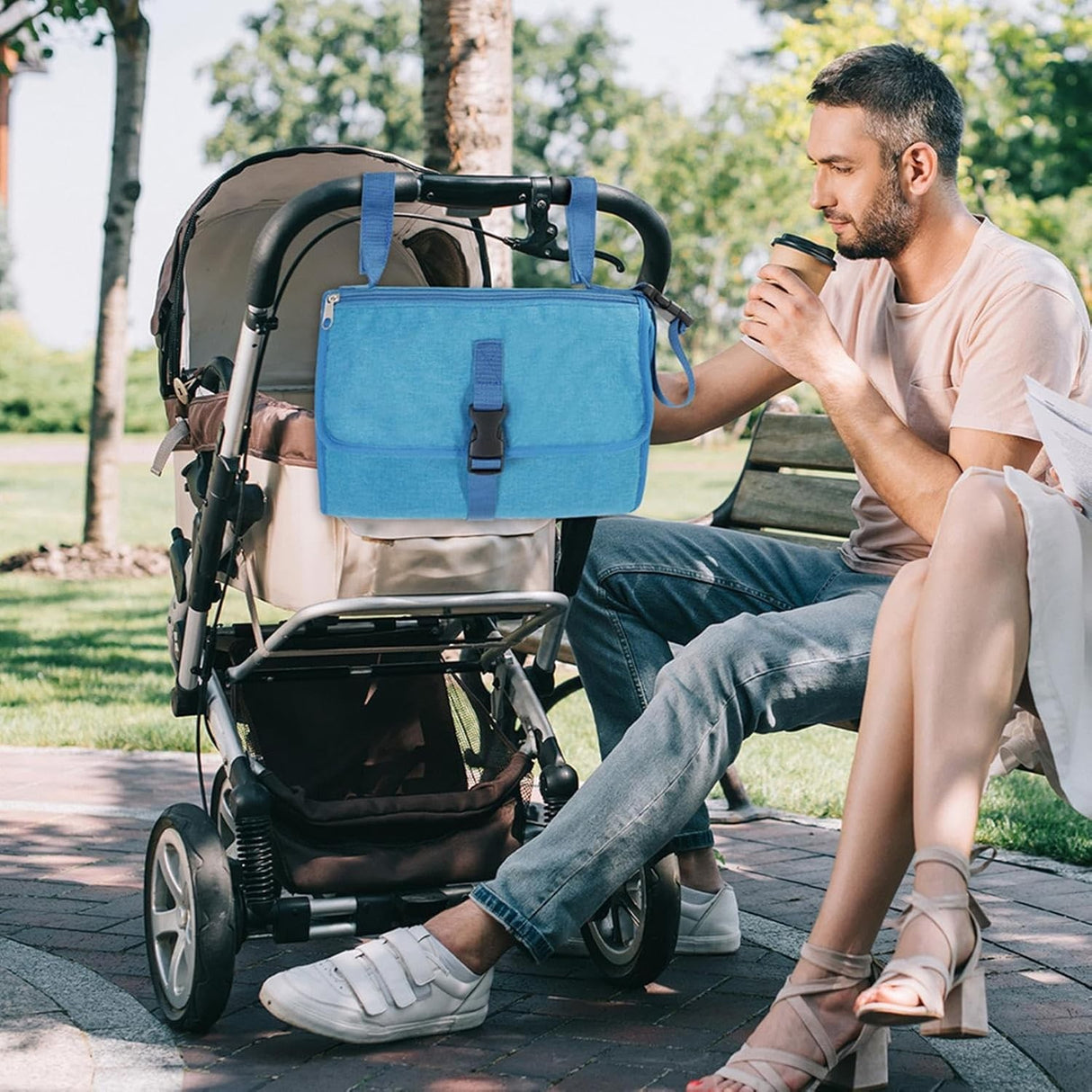 Geanta Multifunctionala, Vivimall, Tip Aleza de Schimbat Scutece, Impermeabila, din Panza Oxford, cu Buzunare, Usor de Agatat, 30 x 20 cm, Albastru - vivimall.ro