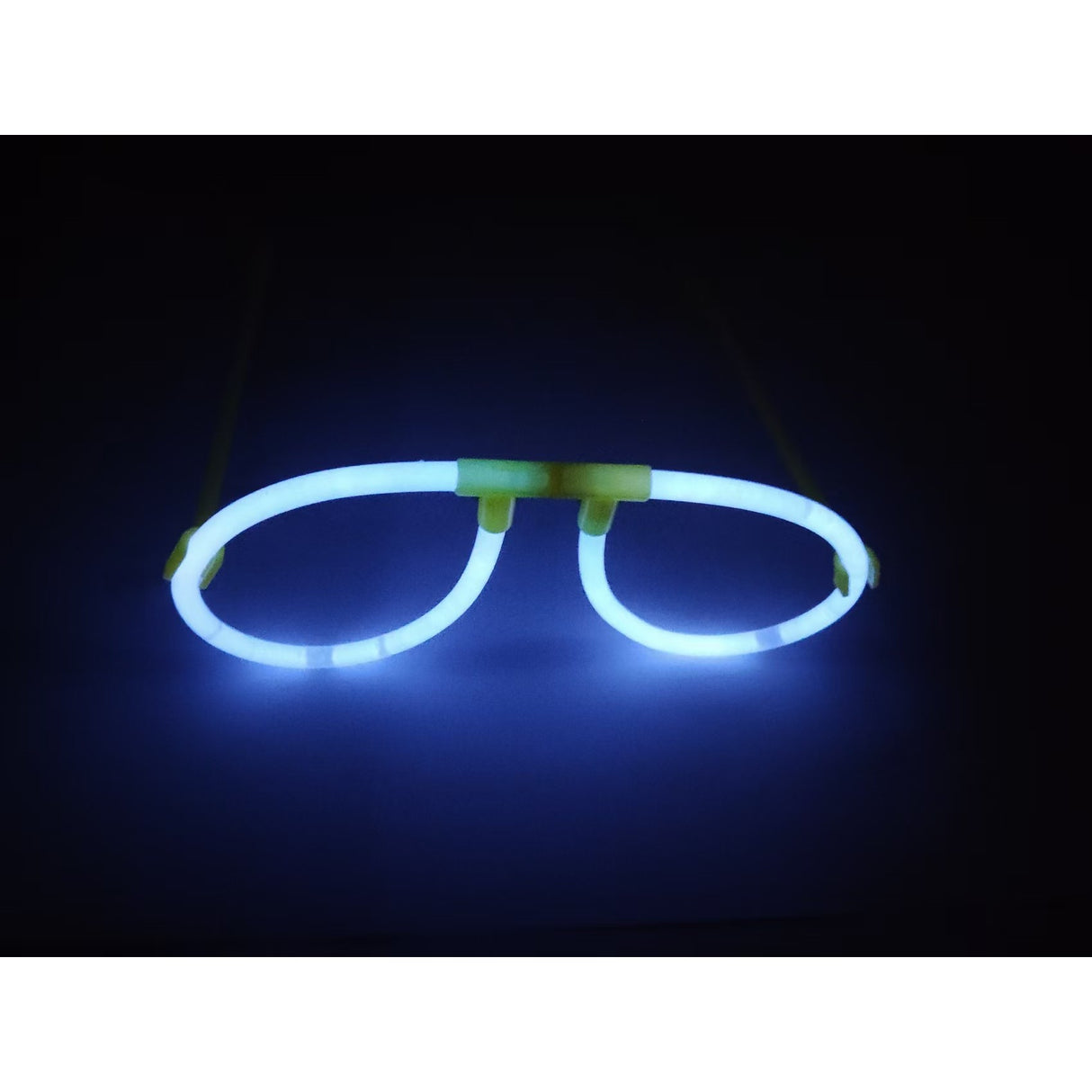 Ochelari decorativi din plastic albastru fluorescent, detaliu dimensiuni și formă rotundă