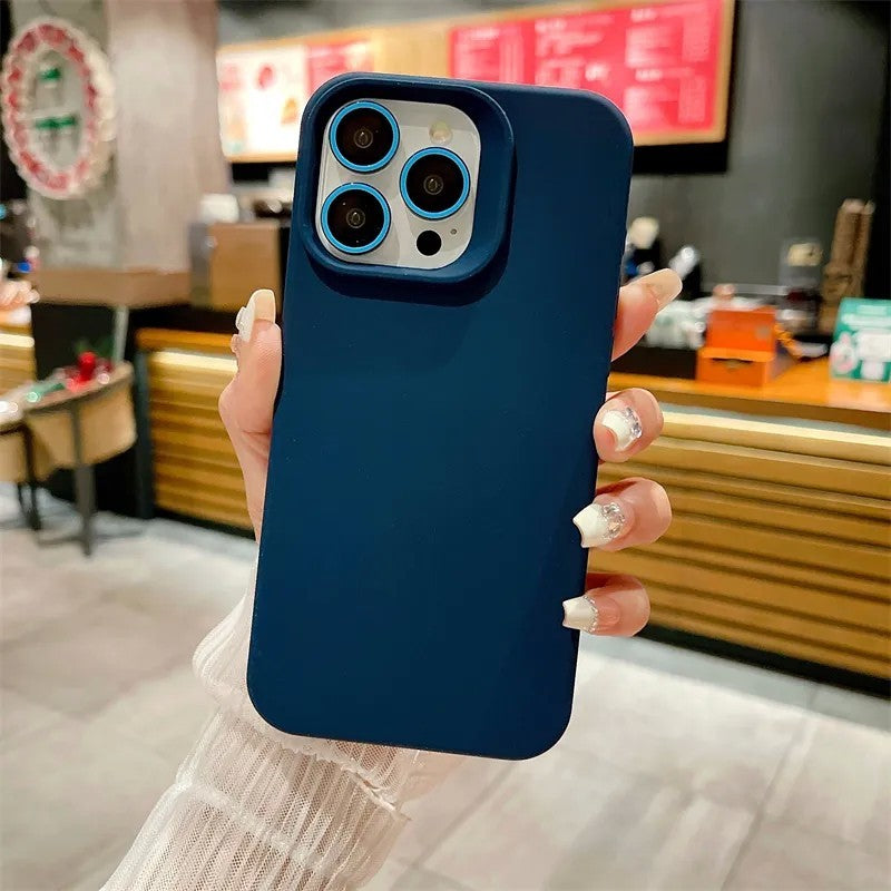 Husă iPhone 13 albastru marin rezistentă la șocuri, structură stratificată silicon și plastic