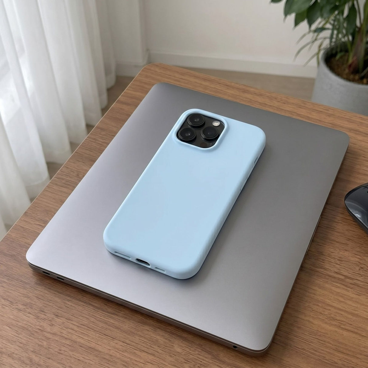 Husă Flippy MagSafe iPhone 16 Pro albastru, vedere spate cu magneți integrați și protecție cameră