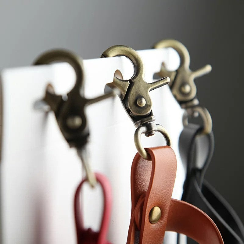 Husa pentru Kendama, Flippy, Husa de Depozitare pentru Kendama, din Piele Ecologica, Catarama cu Agatare pentru Transportare, Breloc 8, 12 x 6 cm, Negru - vivimall.ro